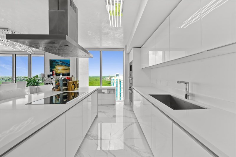 Alquiler de apartamento en Parque Towers at St. Tropez 5-2302