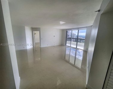 Alquiler de apartamento en Mystic Pointe 400 3002