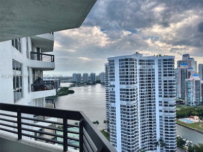 Alquiler de apartamento en Mystic Pointe 400 3002