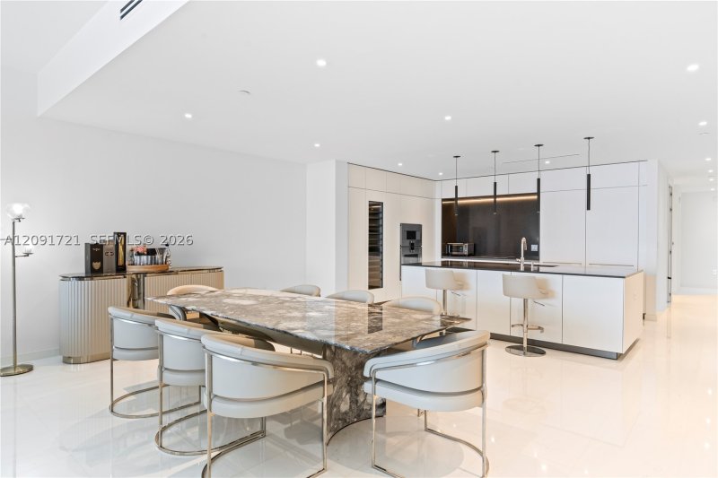 Comprar apartamento no Aston Martin Residences 3304C