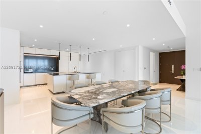 Comprar apartamento no Aston Martin Residences 3304C