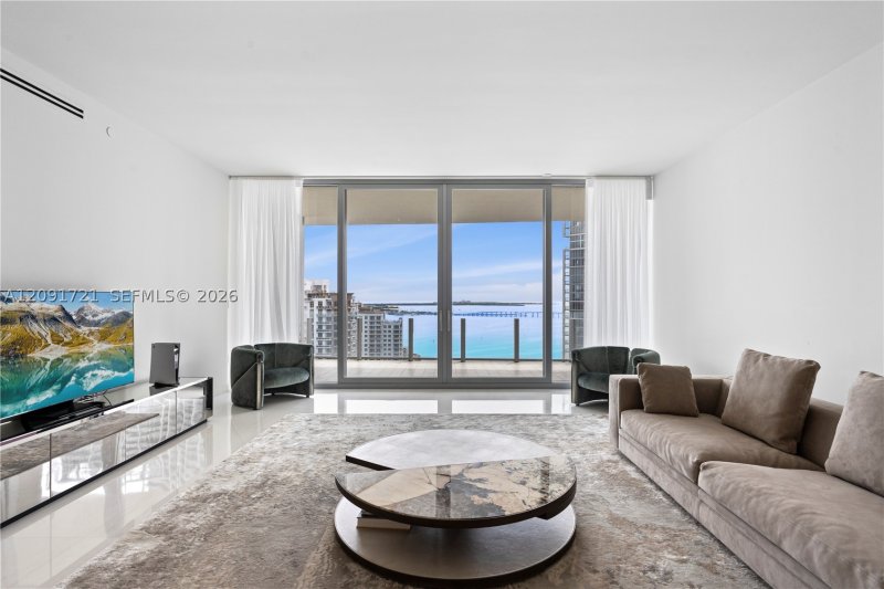 Comprar apartamento no Aston Martin Residences 3304C
