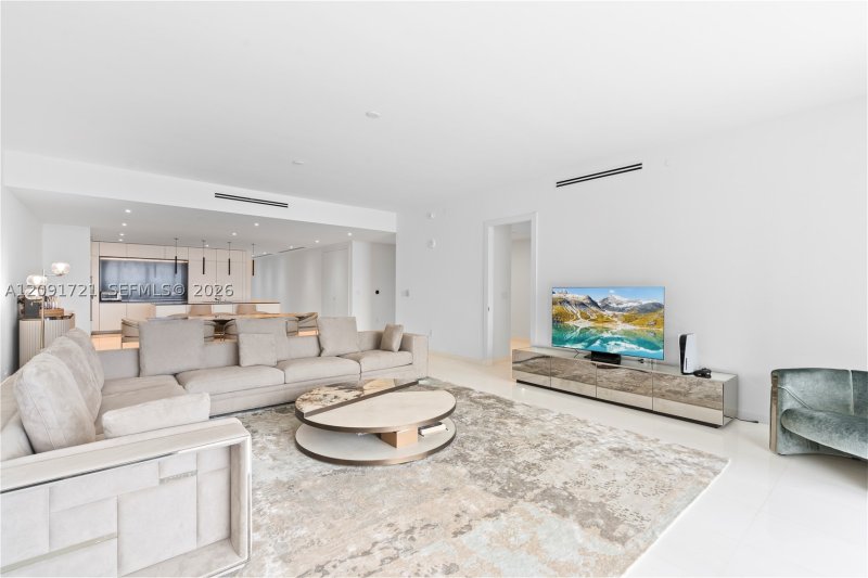 Comprar apartamento no Aston Martin Residences 3304C