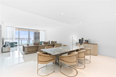 Comprar apartamento no Aston Martin Residences 3304C