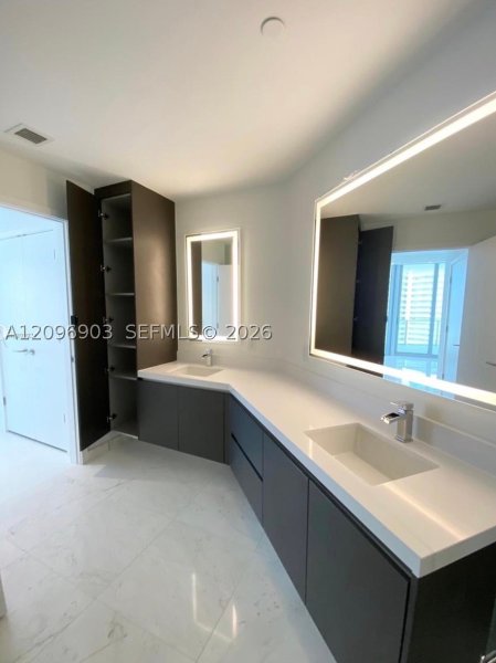 Apartment for rent at Paramount Miami WorldCenter 3609