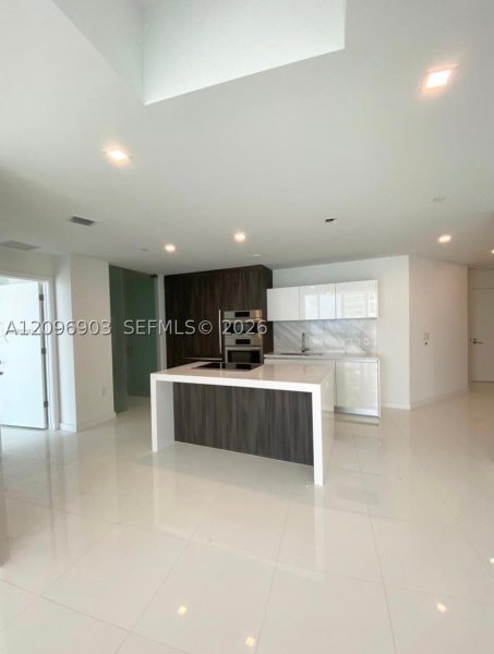 Apartment for rent at Paramount Miami WorldCenter 3609