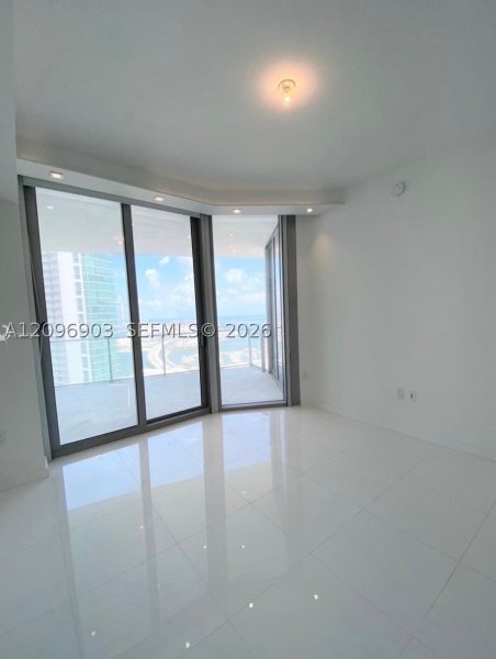 Apartment for rent at Paramount Miami WorldCenter 3609