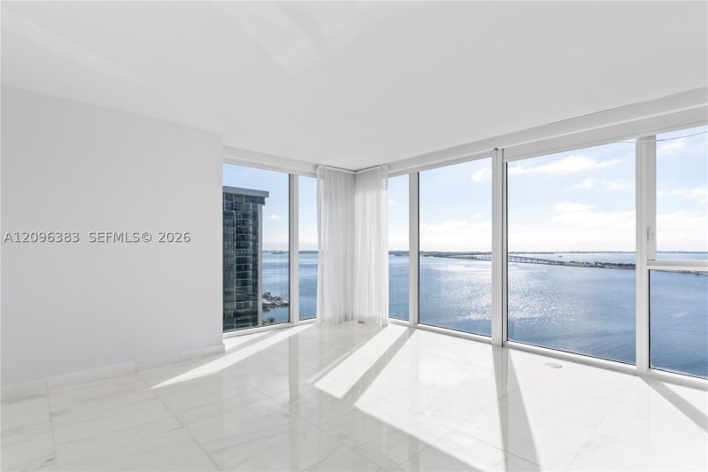 Apartment for rent at Skyline On Brickell 1206