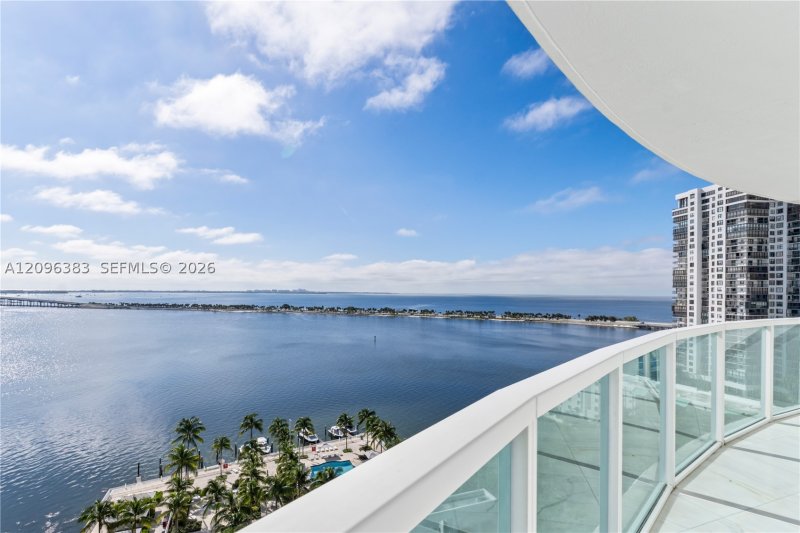 Apartment for rent at Skyline On Brickell 1206
