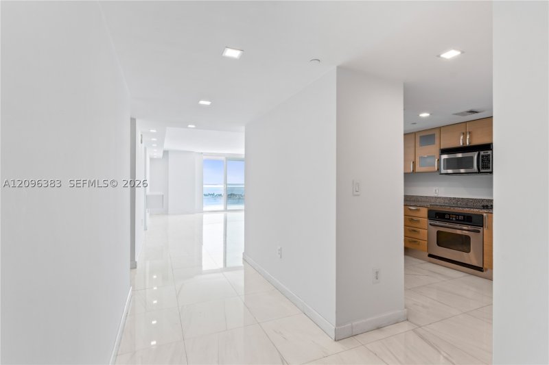 Apartment for rent at Skyline On Brickell 1206