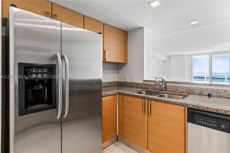 Apartment for rent at Skyline On Brickell 1206