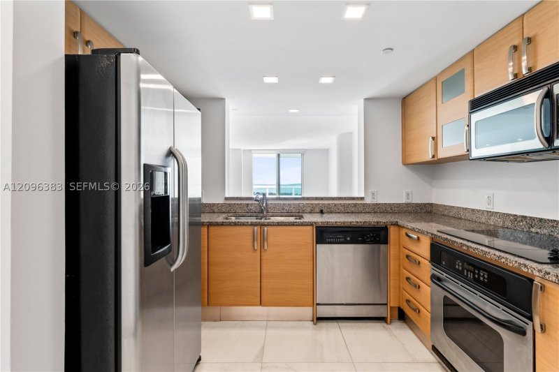 Apartment for rent at Skyline On Brickell 1206