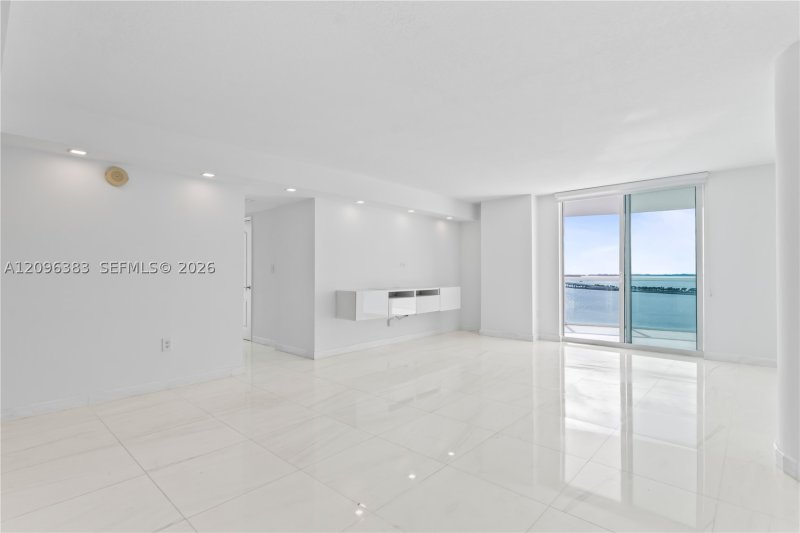 Apartment for rent at Skyline On Brickell 1206