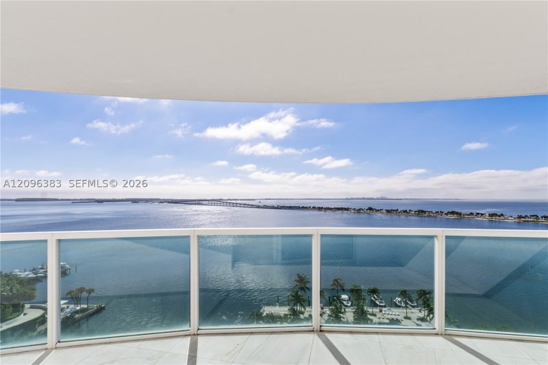 Apartment for rent at Skyline On Brickell 1206