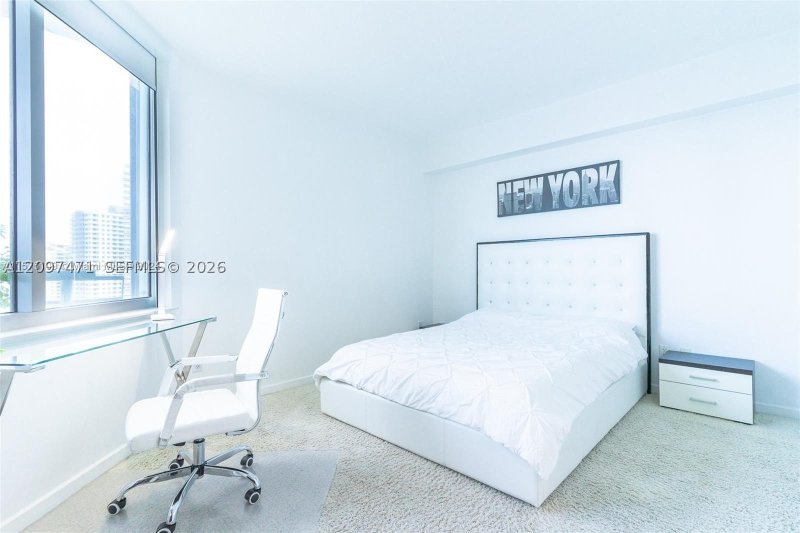 Aluguel de apartamento no One Miami East Tower 2221
