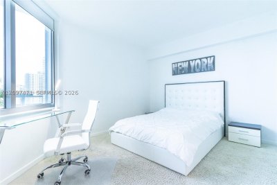 Aluguel de apartamento no One Miami East Tower 2221