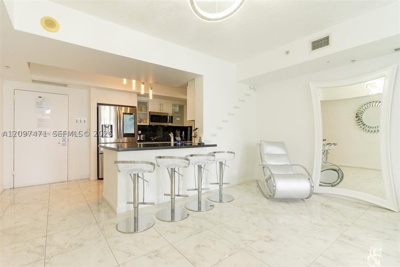 Aluguel de apartamento no One Miami East Tower 2221