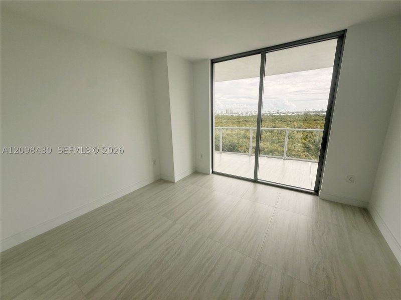 Aluguel de apartamento no One Park Tower by Turnberry 901