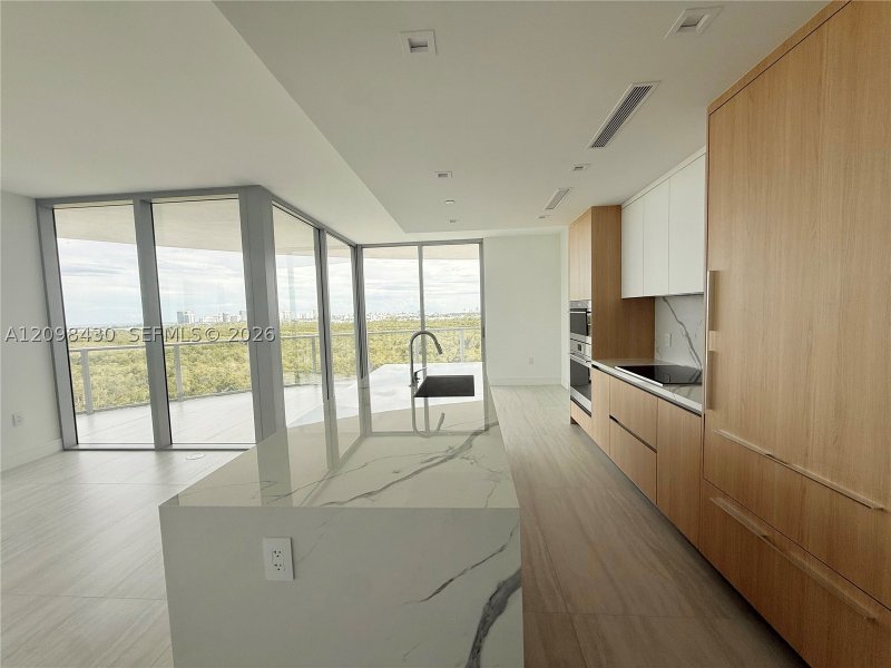 Aluguel de apartamento no One Park Tower by Turnberry 901