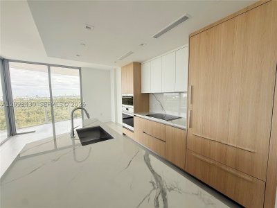 Aluguel de apartamento no One Park Tower by Turnberry 901