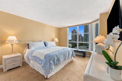 Comprar apartamento no Mystic Pointe 300 903