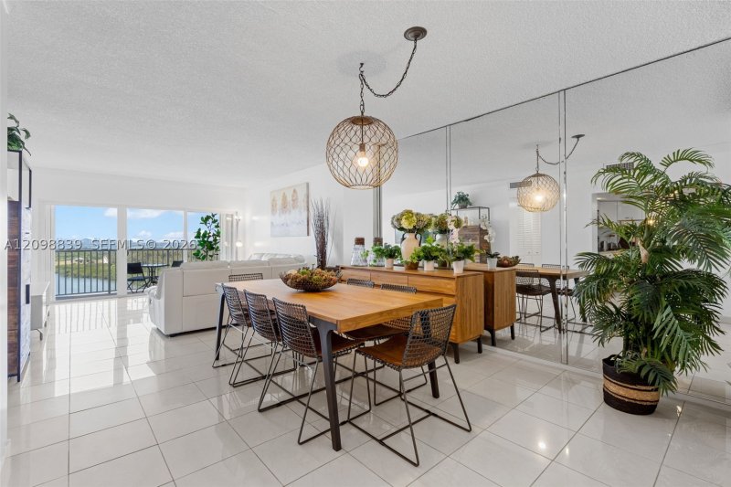 Aluguel de apartamento no Arlen House 1710
