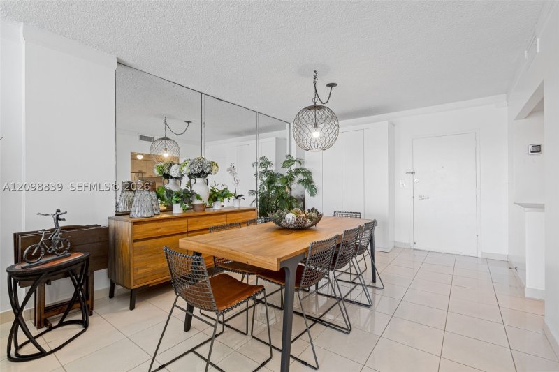 Aluguel de apartamento no Arlen House 1710