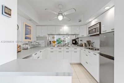 Aluguel de apartamento no Arlen House 1710