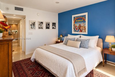 Alquiler de apartamento en 5600 Collins 4P