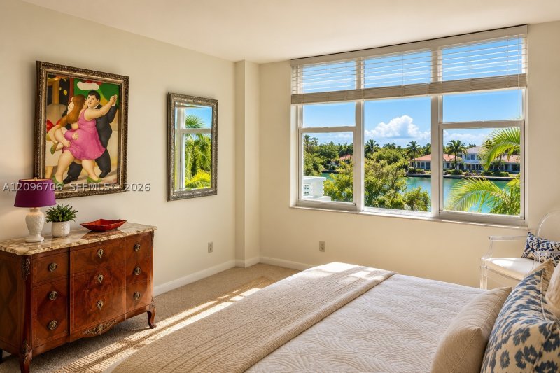 Alquiler de apartamento en 5600 Collins 4P