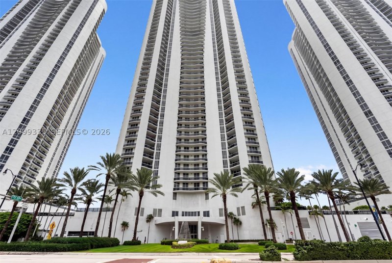 Apartment for rent at Trump Tower Two 3002