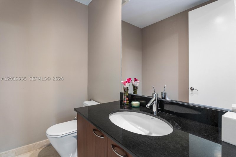 Apartment for rent at Trump Tower Two 3002