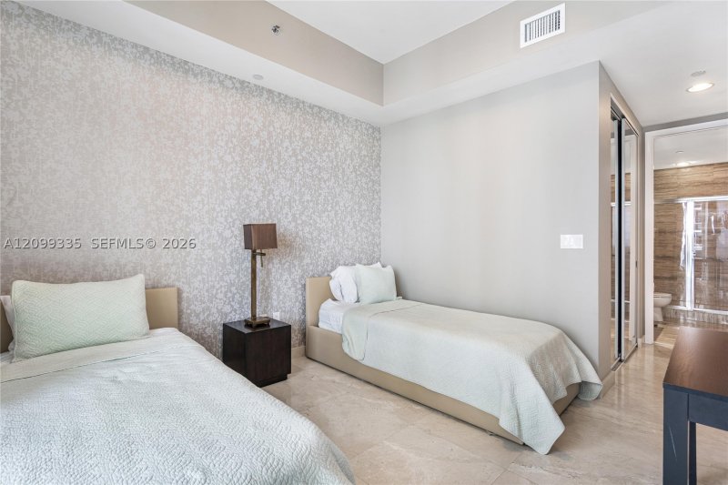 Apartment for rent at Trump Tower Two 3002