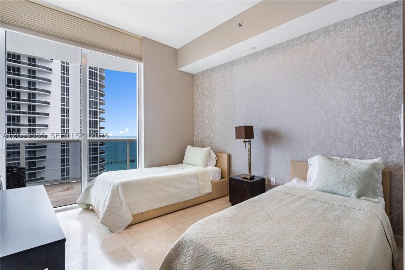 Apartment for rent at Trump Tower Two 3002