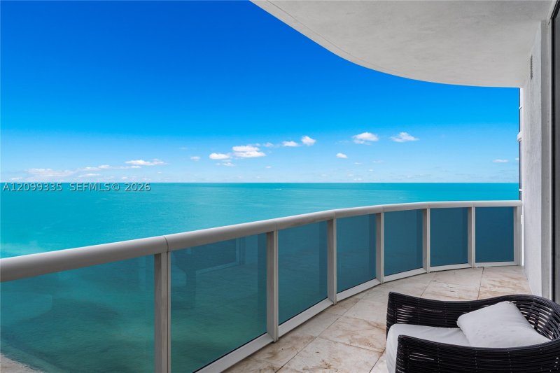 Apartment for rent at Trump Tower Two 3002