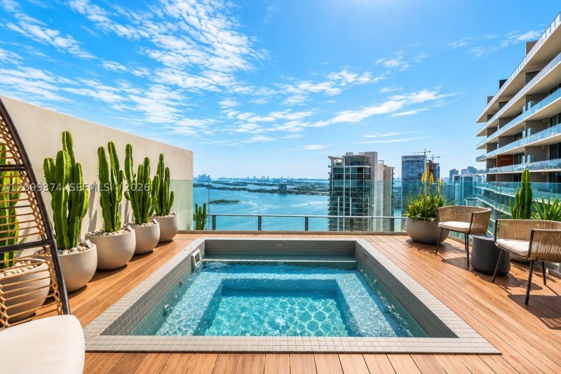 Alquiler de apartamento en Paraiso Bay Miami UPH5302