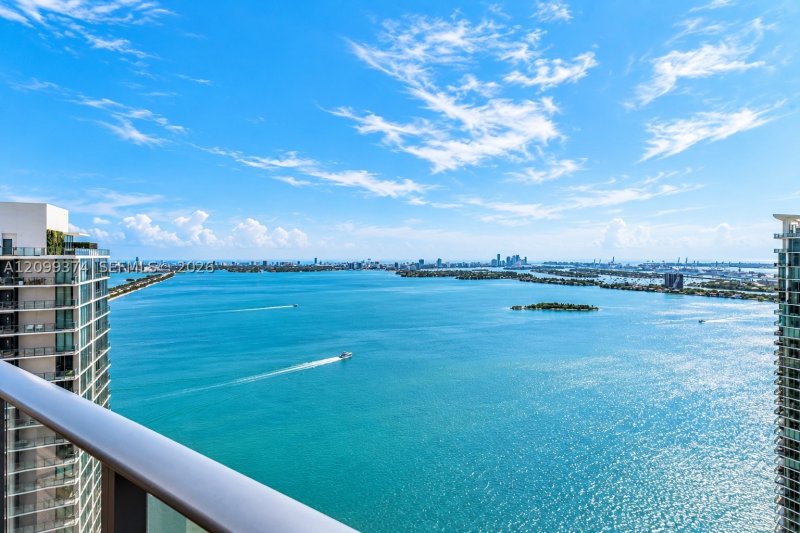 Alquiler de apartamento en Paraiso Bay Miami UPH5302