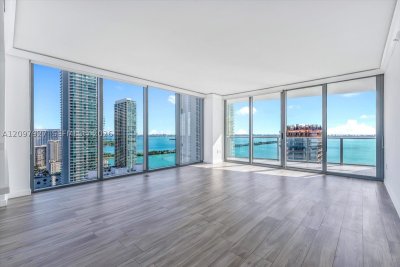 Comprar apartamento no Icon Bay 3301