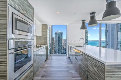 Comprar apartamento no Icon Bay 3301
