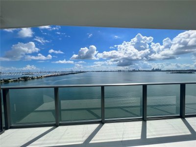 Comprar apartamento en One Paraiso 1205