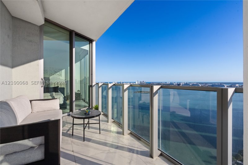 Aluguel de apartamento no Biscayne Beach 3509
