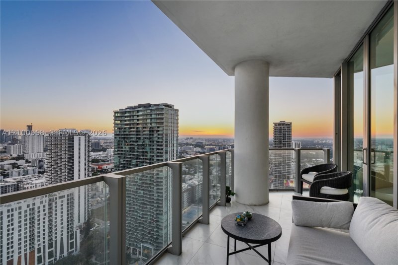 Aluguel de apartamento no Biscayne Beach 3509