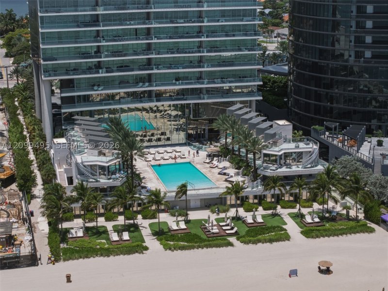 Apartment for rent at Turnberry Ocean Club 1404