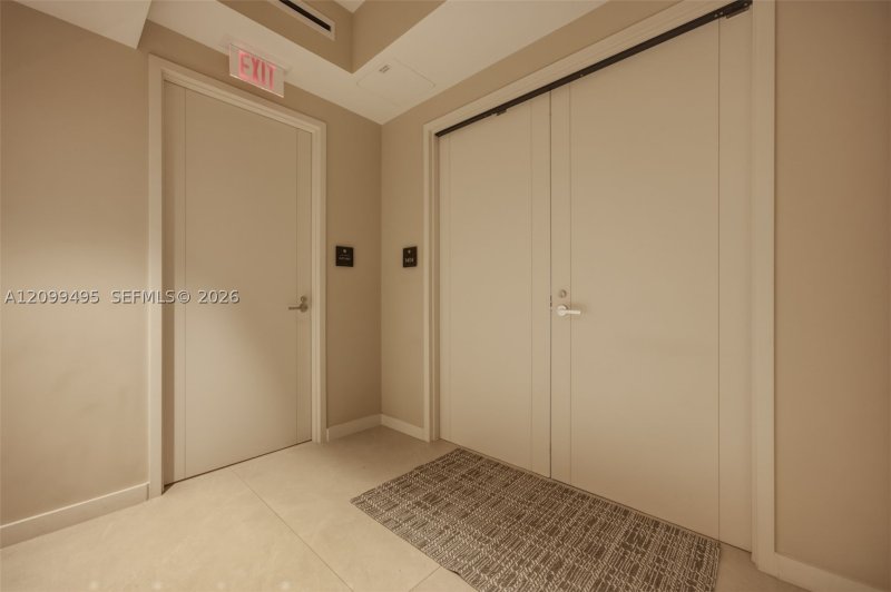 Apartment for rent at Turnberry Ocean Club 1404