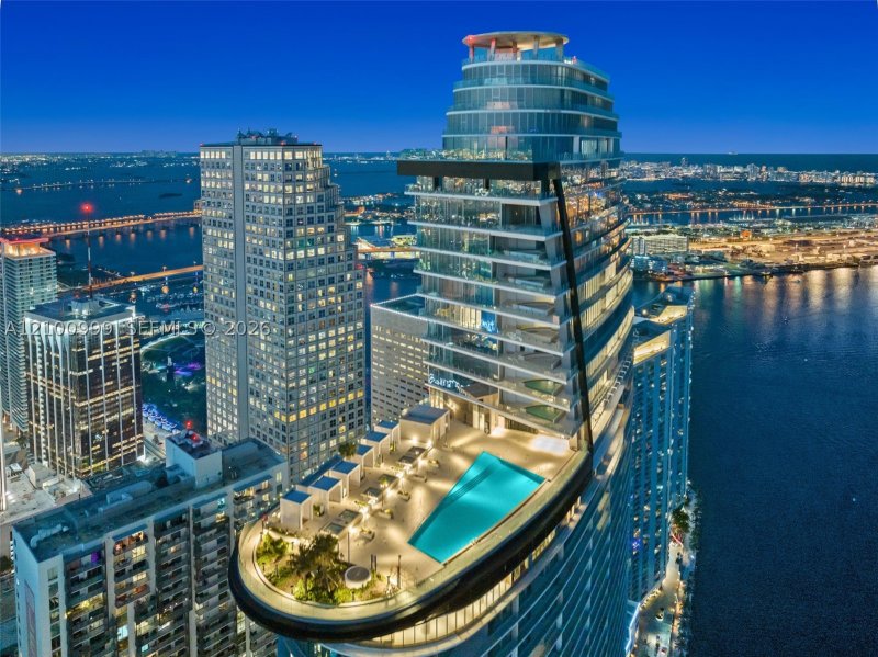 Comprar apartamento en Aston Martin Residences 506E