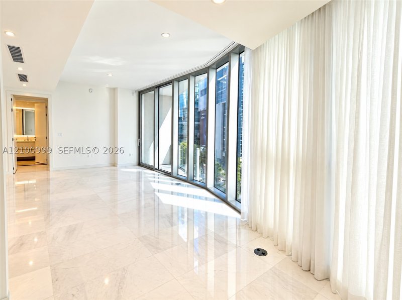 Comprar apartamento en Aston Martin Residences 506E