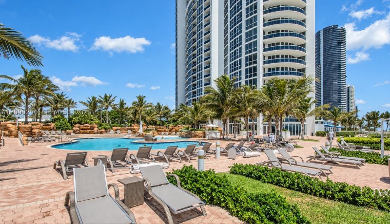 Condo for sale at Trump Palace 602