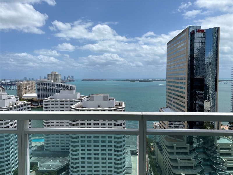 Aluguel de apartamento no The Plaza Tower II 2508