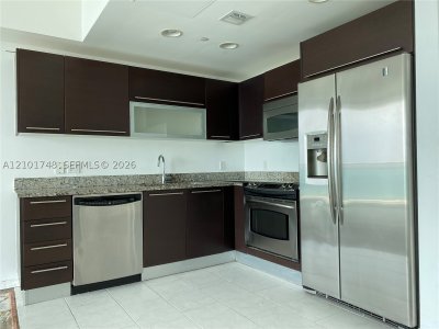 Aluguel de apartamento no The Plaza Tower II 2508