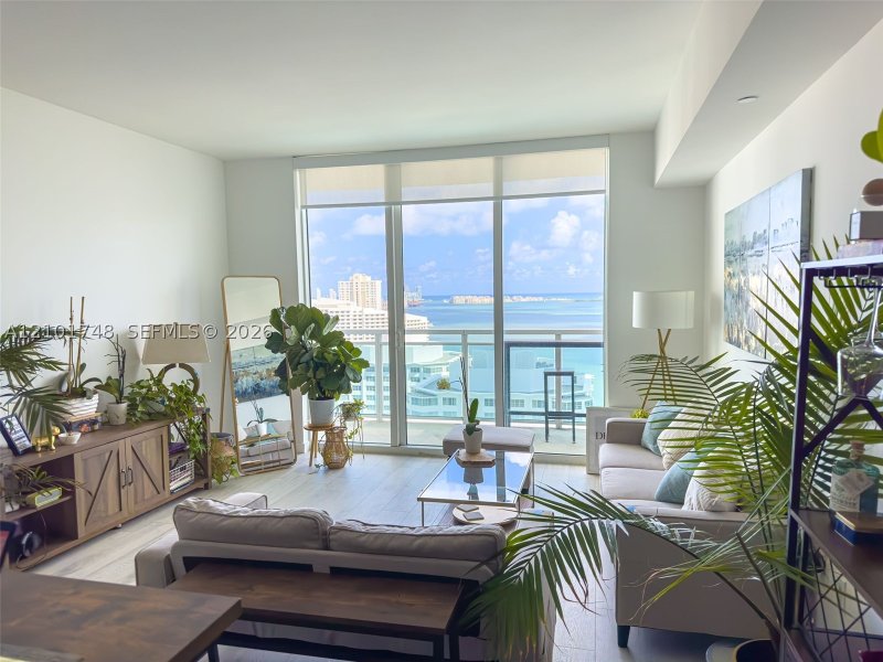 Aluguel de apartamento no The Plaza Tower II 2508